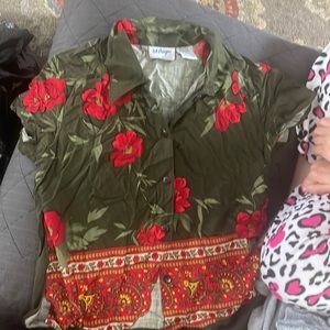 Blouse summer floral multi pattern worn a few times